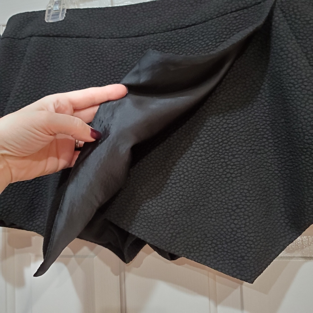 Kensie satin textured skorts NWOT - Picture 6 of 8